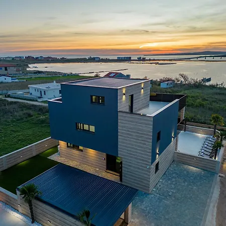 别墅 Seaside Luxury With A Swimming Pool Privlaka, Zadar - 23517 普利拉卡