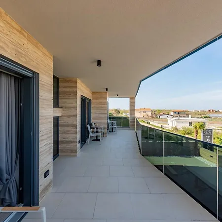 Seaside Luxury With A Swimming Pool Privlaka, Zadar - 23517 普利拉卡