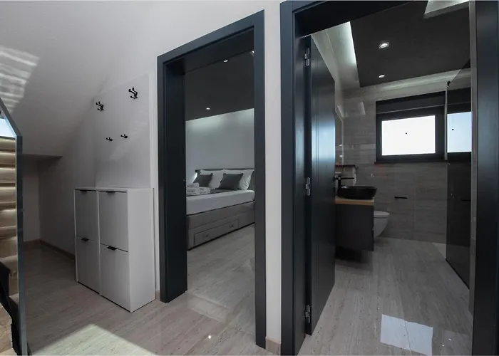 Seaside Luxury With A Swimming Pool Privlaka, Zadar - 23517 别墅 *