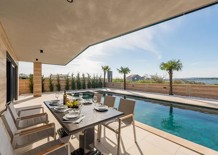 Seaside Luxury With A Swimming Pool Privlaka, Zadar - 23517 普利拉卡