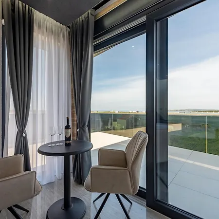 Seaside Luxury With A Swimming Pool Privlaka, Zadar - 23517 别墅 *
