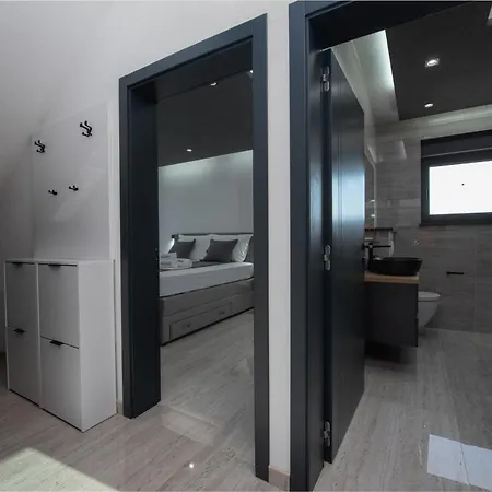 Seaside Luxury With A Swimming Pool Privlaka, Zadar - 23517 别墅 *
