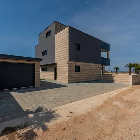 Seaside Luxury With A Swimming Pool Privlaka, Zadar - 23517 * Privlaka (Zadar)