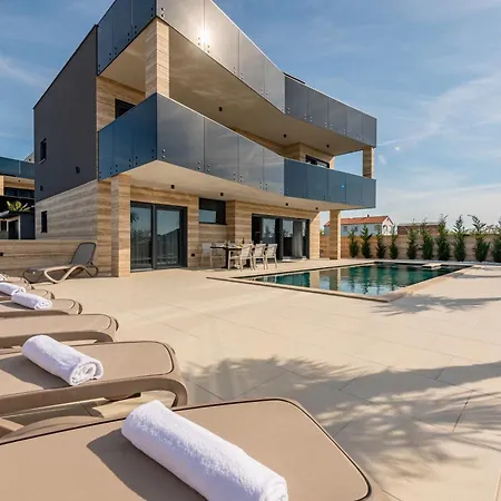 Seaside Luxury With A Swimming Pool Privlaka, Zadar - 23517 *