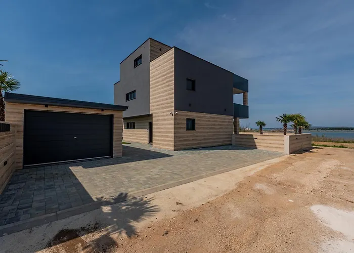 Seaside Luxury With A Swimming Pool Privlaka, Zadar - 23517 * Privlaka (Zadar)